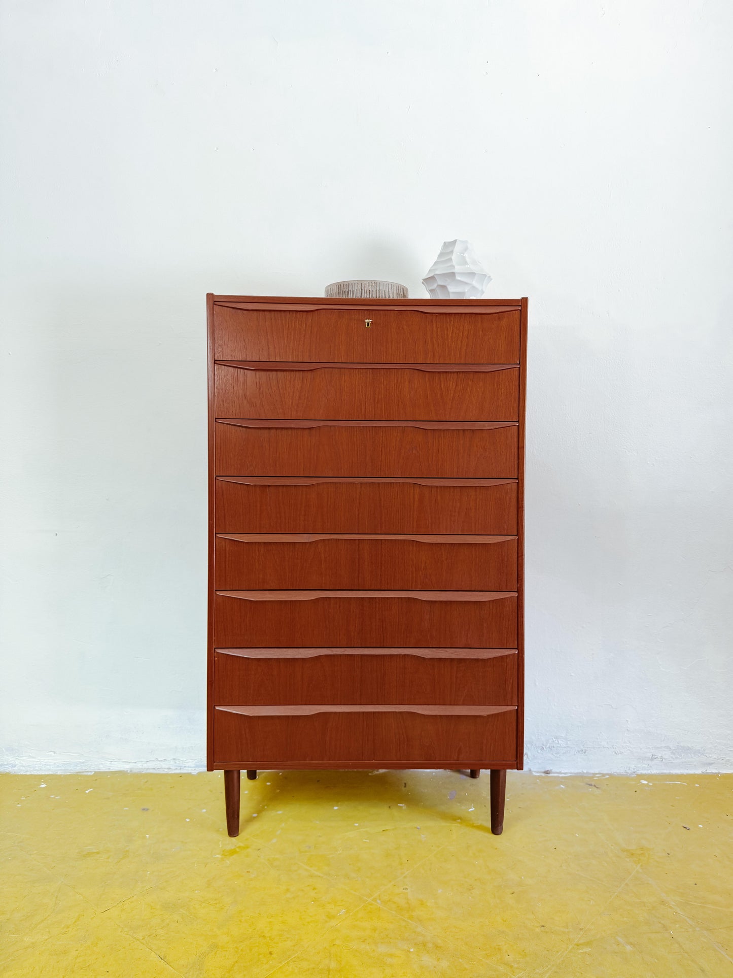 Cassettiera design danese vintage anni 50 [91vnt1] misure L.82 H.137 P.40