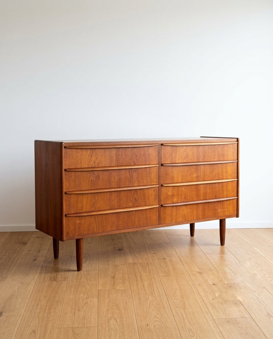 Cassettiera doppia danese vintage anni '50 in teak, otto cassetti, vista frontale