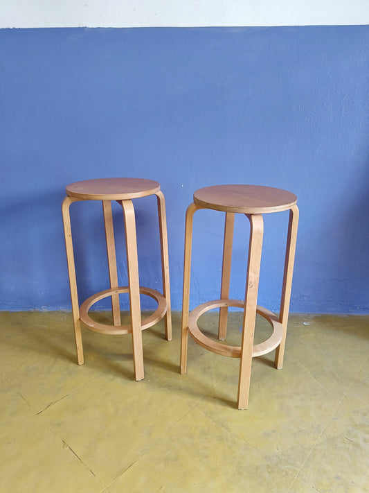 Coppia sgabelli alti vintage betulla compensato design scandinavo minimalista anni 60