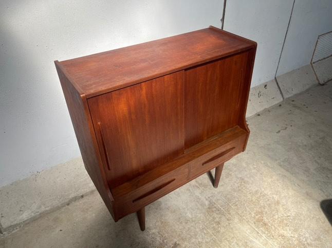 Credenza design danese vintage anni 50 [91vnt6] misure L.100 H.108 P.48 * IN ARRIVO A METÀ MAGGIO *