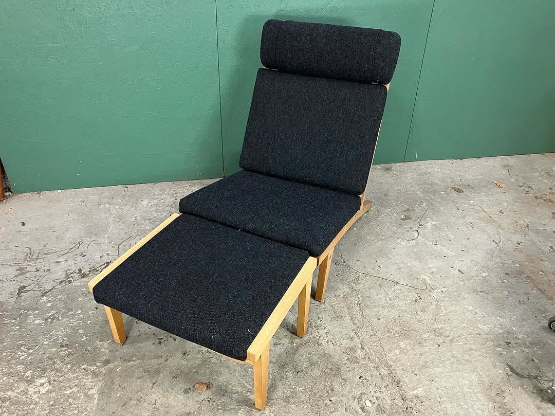 Poltrone Hans J Wegner con Sgabello vintage design danese anni 50 [atk136]