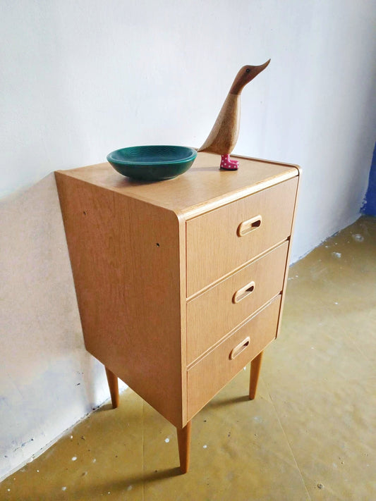 Comodino design svedese vintage anni 60 [84sw24663] misure L.40 H.73 P.37