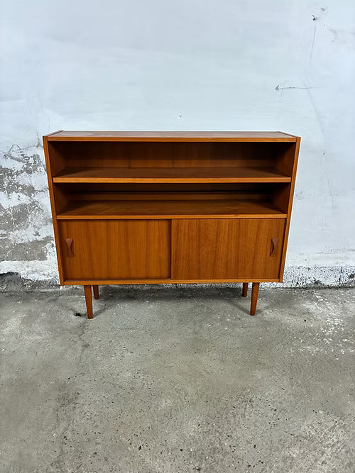  Libreria vintage danese anni 50 teak sviluppo orizzontale ripiani aperti restaurata