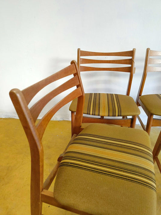 Schienale listelli orizzontali doghe sedie Saxo danesi pattern regolare ergonomico