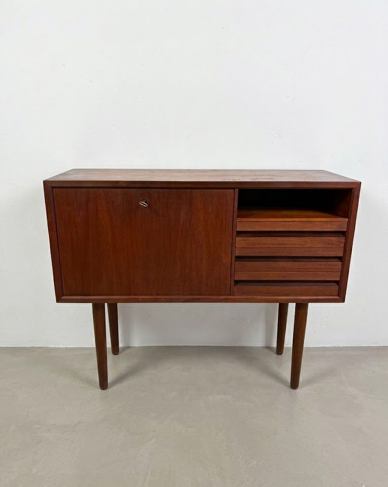 Sideboard_compatto_design_danese_vintage_anni_50_ck2282