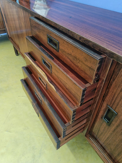 Sideboard danese in palissandro, cassetti centrali aperti con interno rivestito in legno