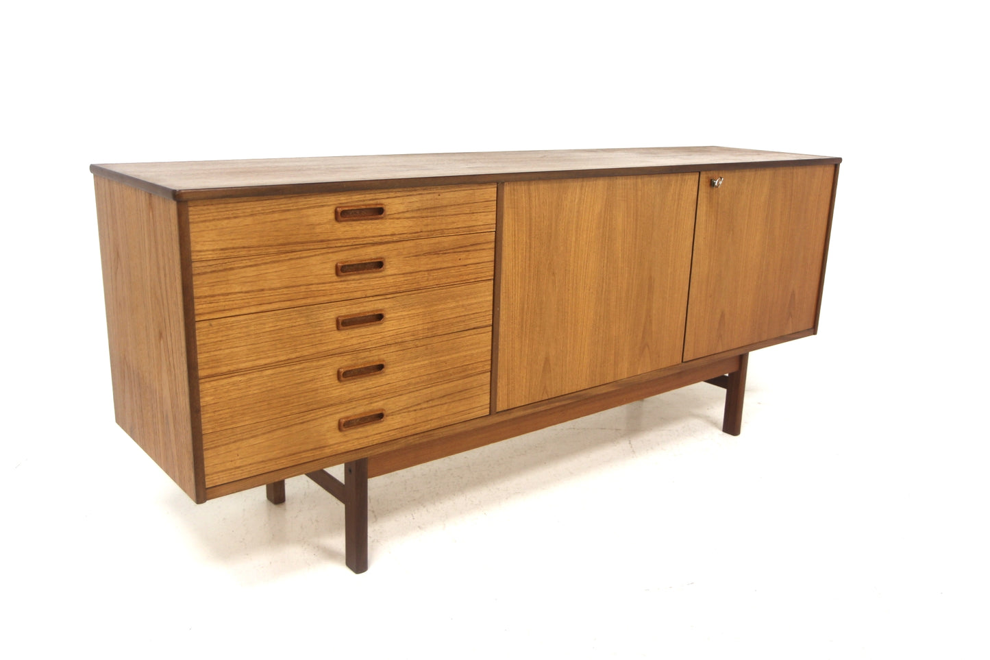 Sideboard design svedese vintage anni 60 5 cassetti sx