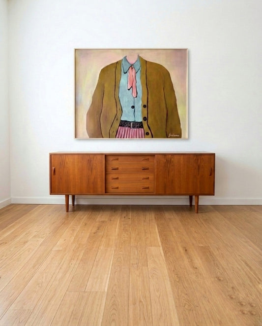 Sideboard vintage danese anni '60 in teak 209cm — ante scorrevoli, cassetti centrali con pomoli a clessidra, gambe coniche, ambientato su parquet chiaro