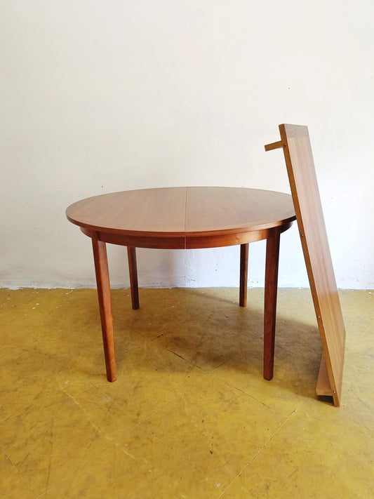 Tavolo rotondo allungabile vintage svedese anni 60 noce prolunga centrale restaurato
