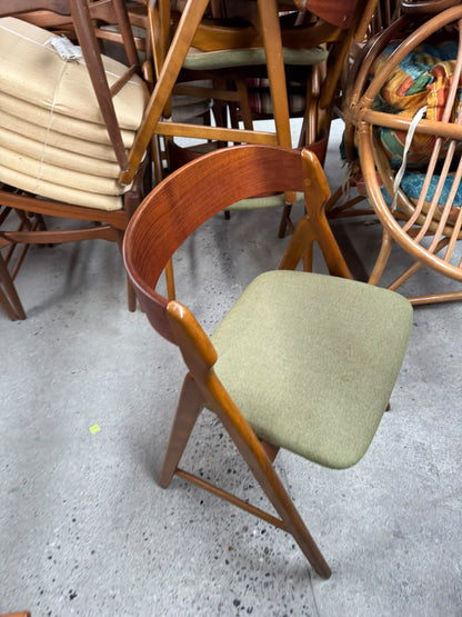Sedie set di 6 danesi vintage anni '60 Henning Kjærnulf | schienale curvo | teak | 100vnt47