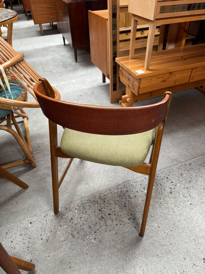 Sedie set di 6 danesi vintage anni '60 Henning Kjærnulf | schienale curvo | teak | 100vnt47