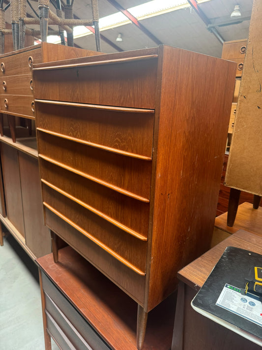 Cassettiera danese vintage anni '60 in teak | maniglie a listello | 6 cassetti | 100st42