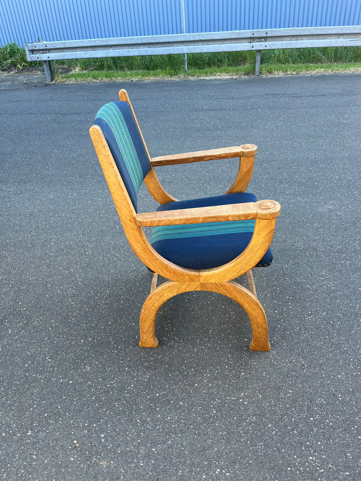 Poltroncina Kurul di Henning Kjærnulf design danese anni 60 | fz6357