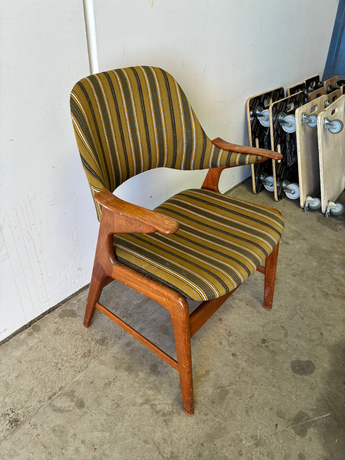Poltroncina in teak design danese anni 60 | fz10298