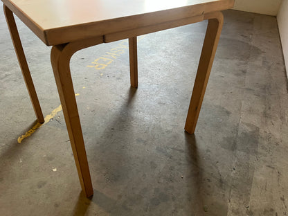 Tavolo da pranzo 70x70cm Alvar Aalto design finlandese anni '50/'60 | fz10094