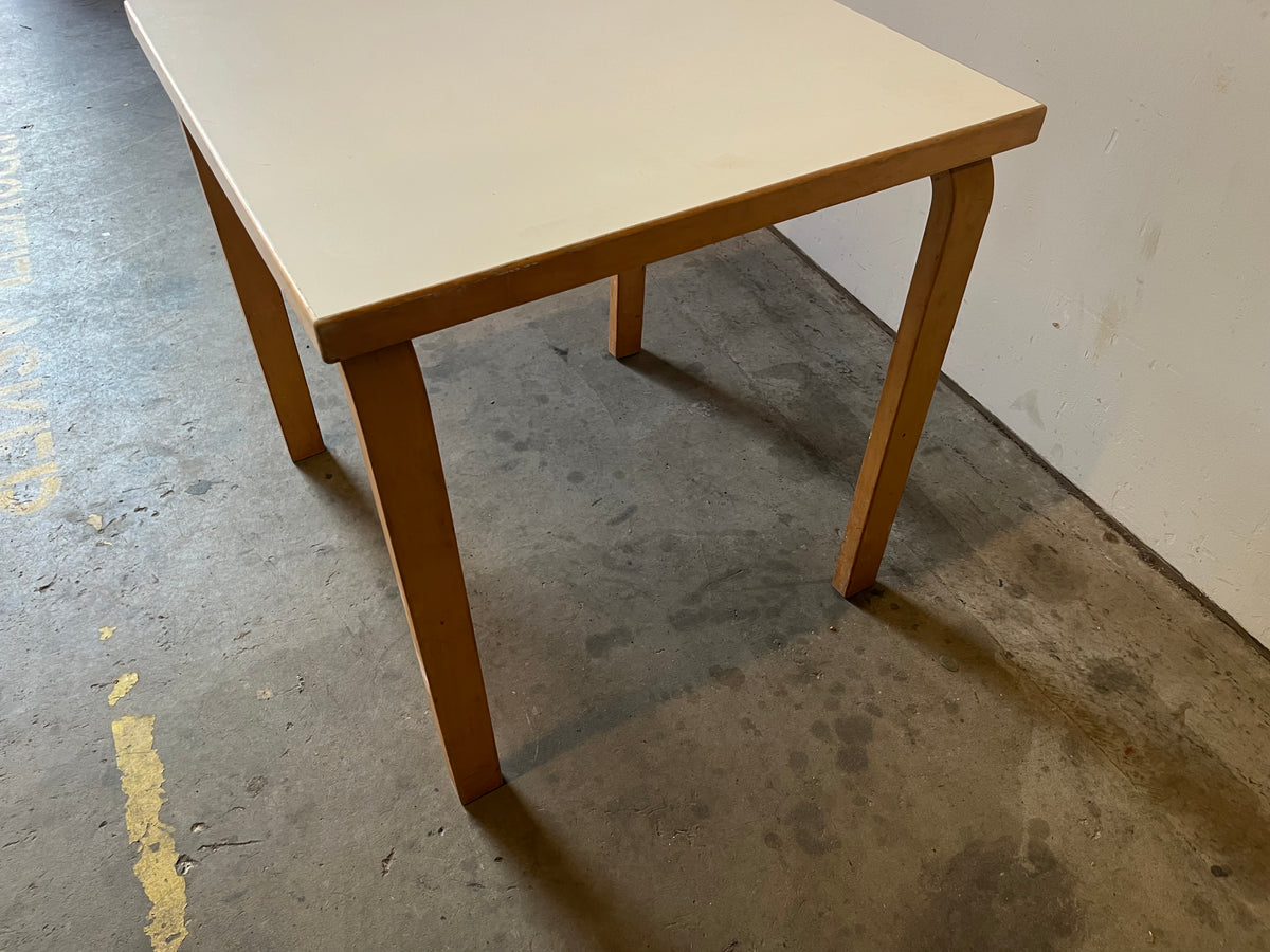 Tavolo da pranzo 70x70cm Alvar Aalto design finlandese anni '50/'60 | fz10094