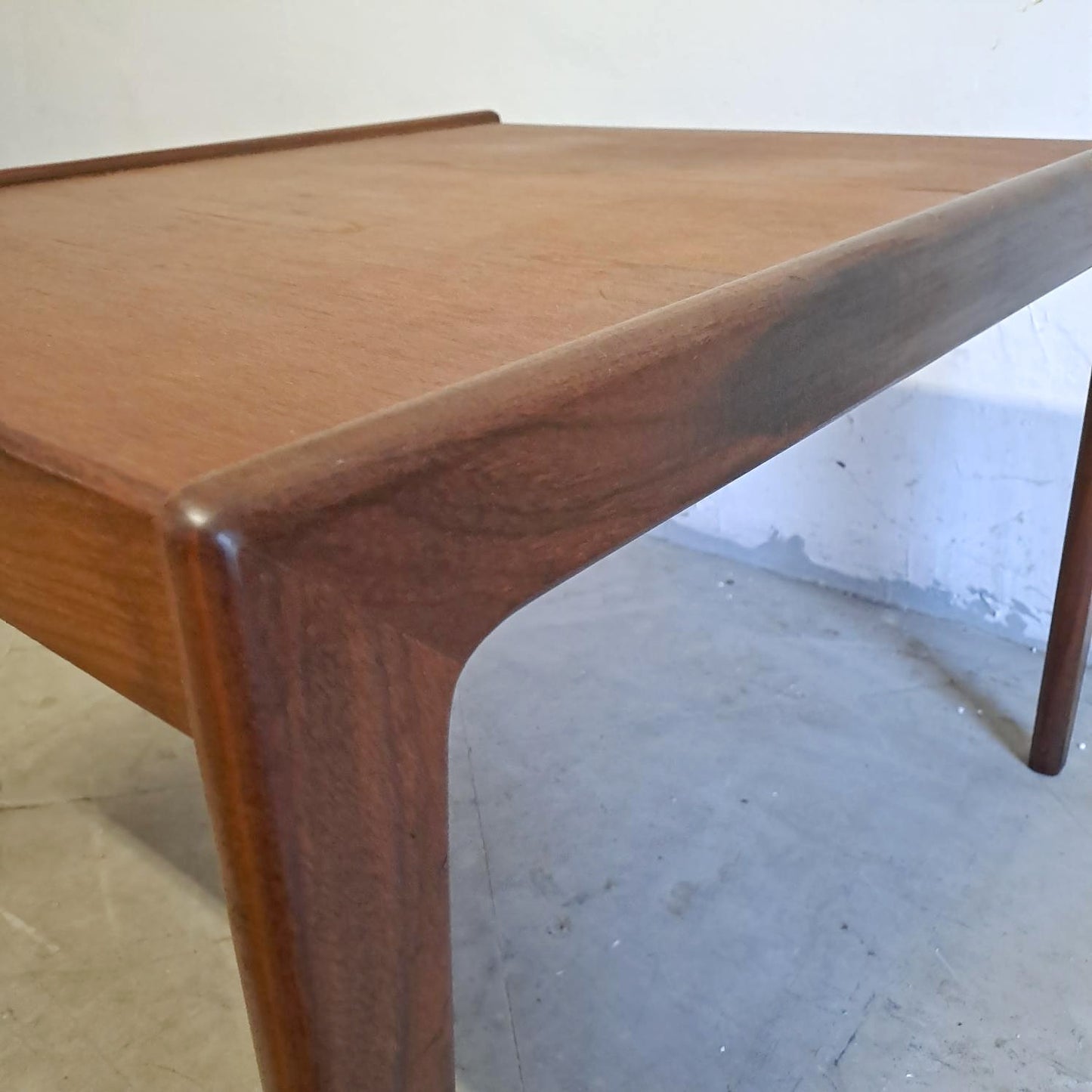 Tavolino design danese vintage anni 60 [72sw16270] misure L.54 P.65 H.43