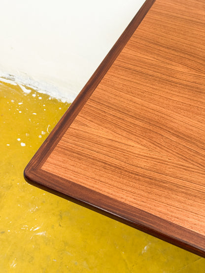 Venature teak naturale dorato rossastro tavolo vintage