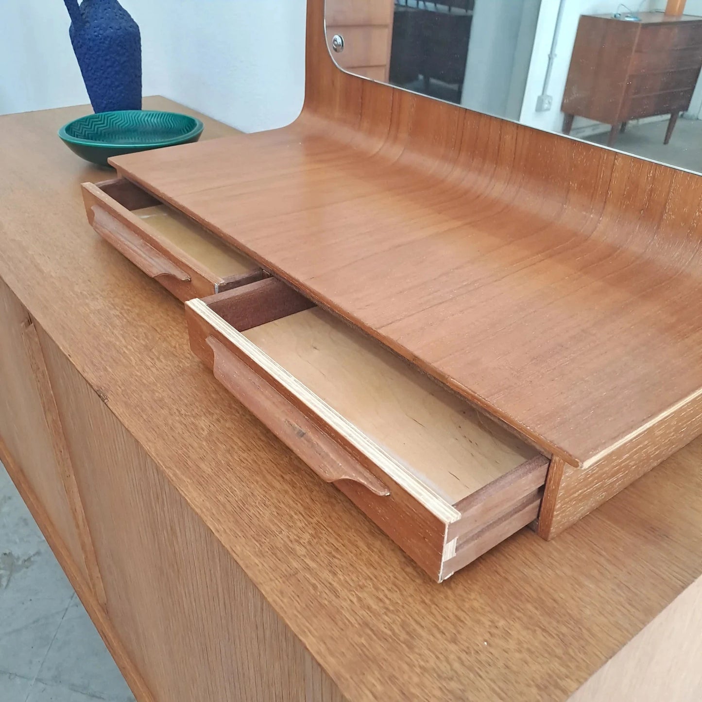 Specchio sospeso Johannes Andersen danese anni 50 | teak 61cm