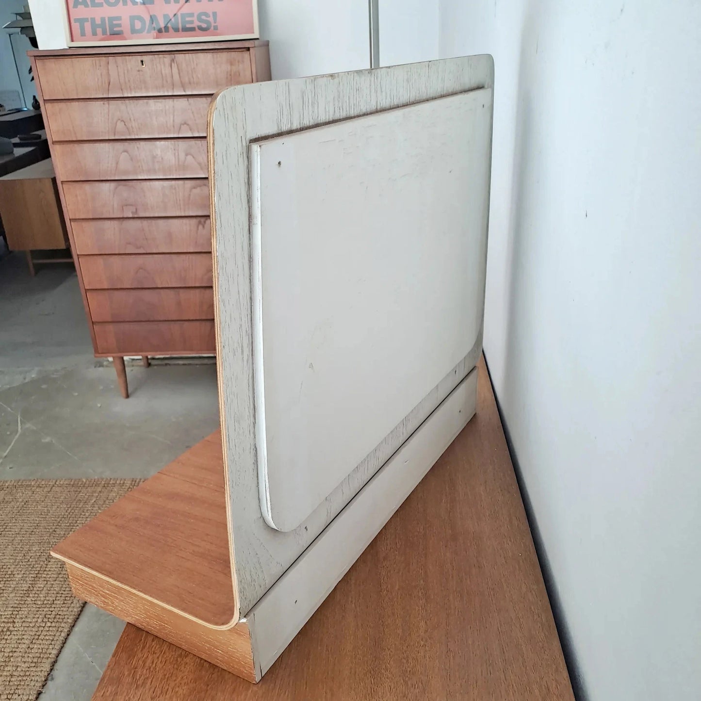 Specchio sospeso Johannes Andersen danese anni 50 | teak 61cm