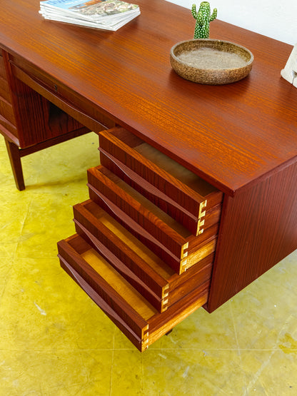Scrivania design danese vintage anni 50 [88vnt] misure L.143 H.74 P.75