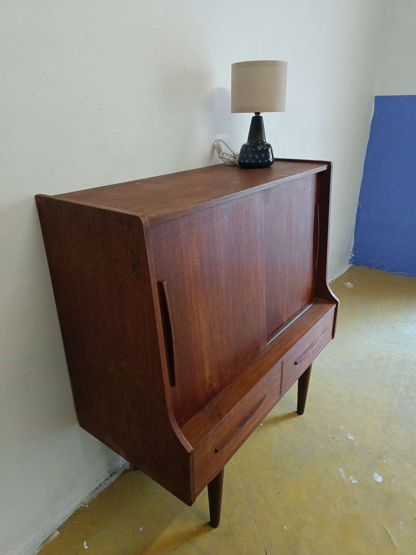Credenza design danese vintage anni 50 [91vnt6] misure L.100 H.108 P.48 * IN FASE DI RESTAURO *