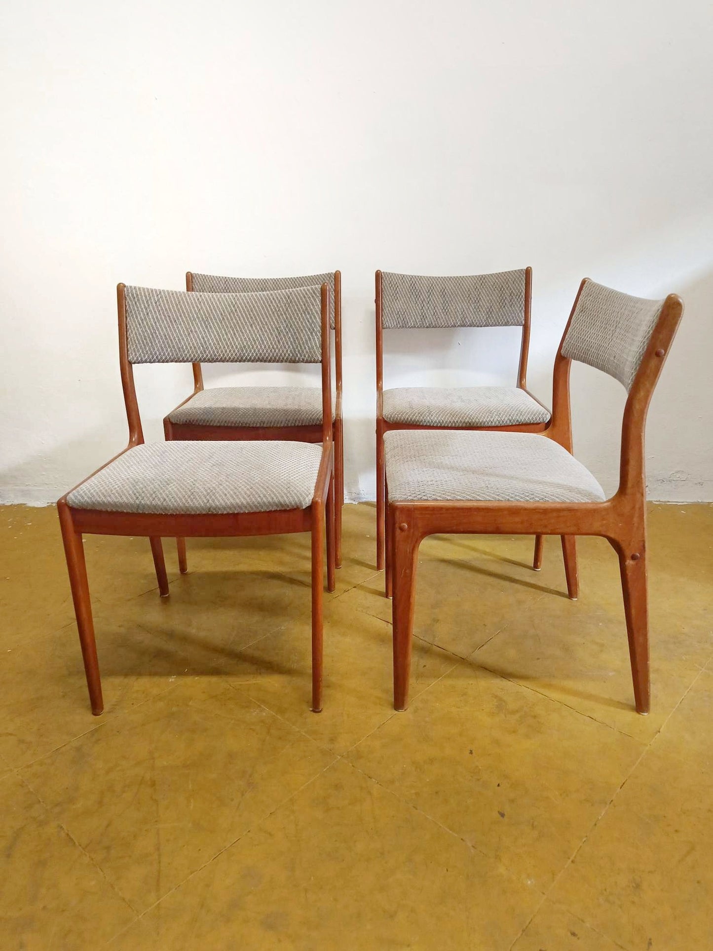 Sedie design danese vintage anni 50 misure | 4 sedie schienale imbottito