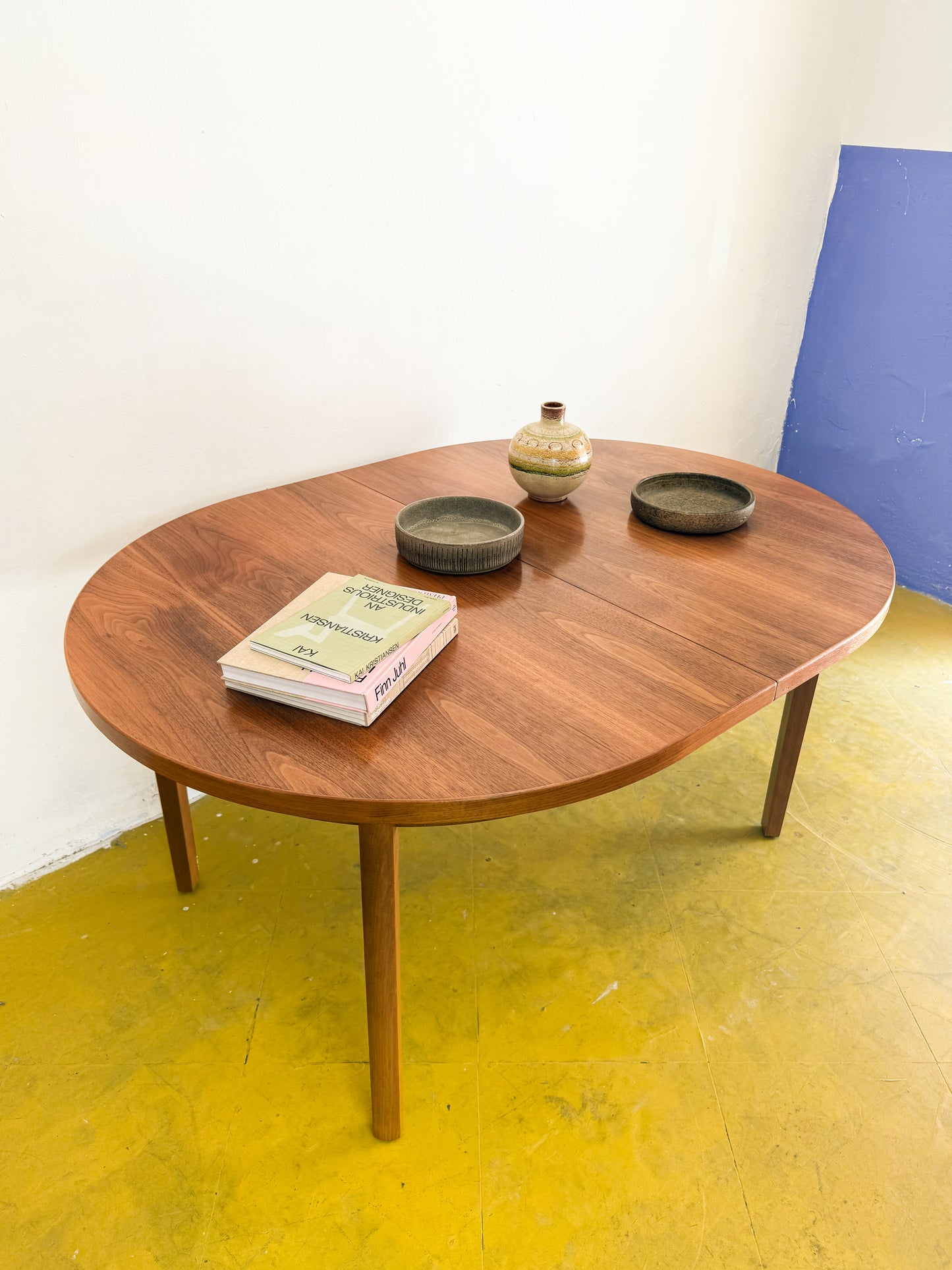 Tavolo ovale design svedese vintage anni 60 [87sw26200] misure L.151 +60 H.74 P.111