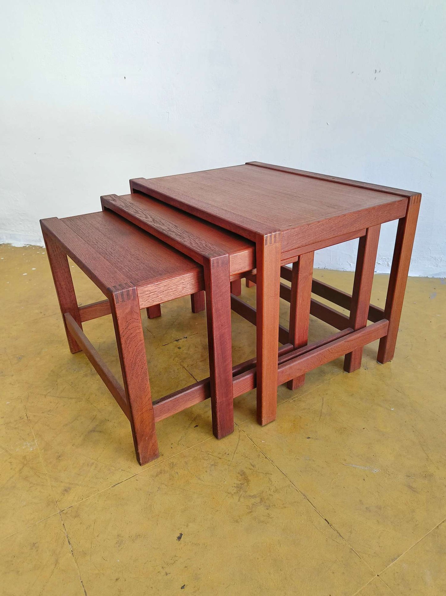 Tavolini tris Tonder Mobelvaerk design danese vintage anni 50 [trizfoz] misure L.63 H.46 P.46