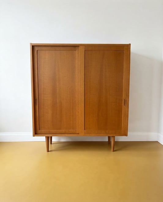 Armadio quercia due ante scorrevoli | Hundevad design danese anni '60 | L.108 cm | 99ck2427