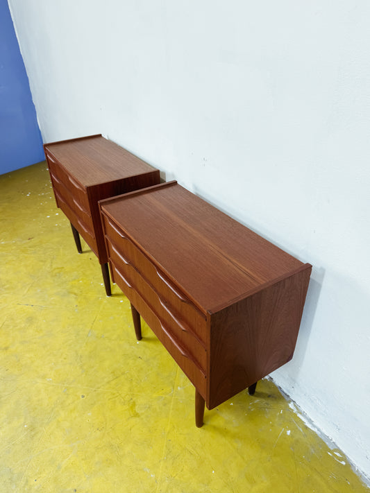 Coppia Comodini Vintage Danesi Teak Anni '50
