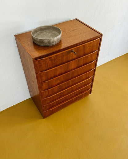 Cassettiera danese Teak Anni 50 | 8 cassetti | 116cm | 91vnt3