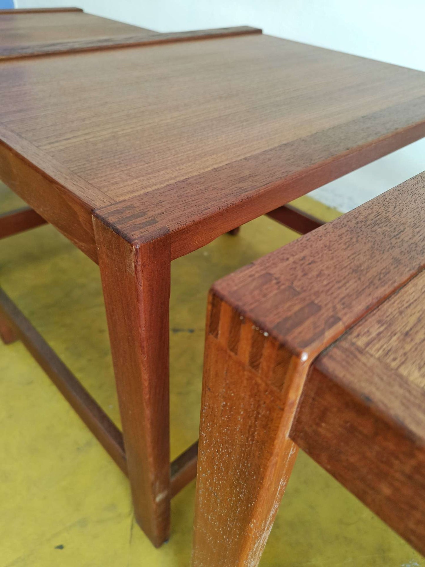 Tavolini tris Tonder Mobelvaerk design danese vintage anni 50 [trizfoz] misure L.63 H.46 P.46