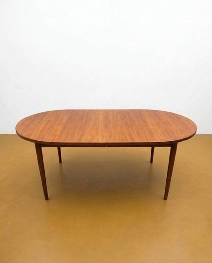 Tavolo ovale Bertil Fridhagen design svedese anni '60 | teak | 98mkt