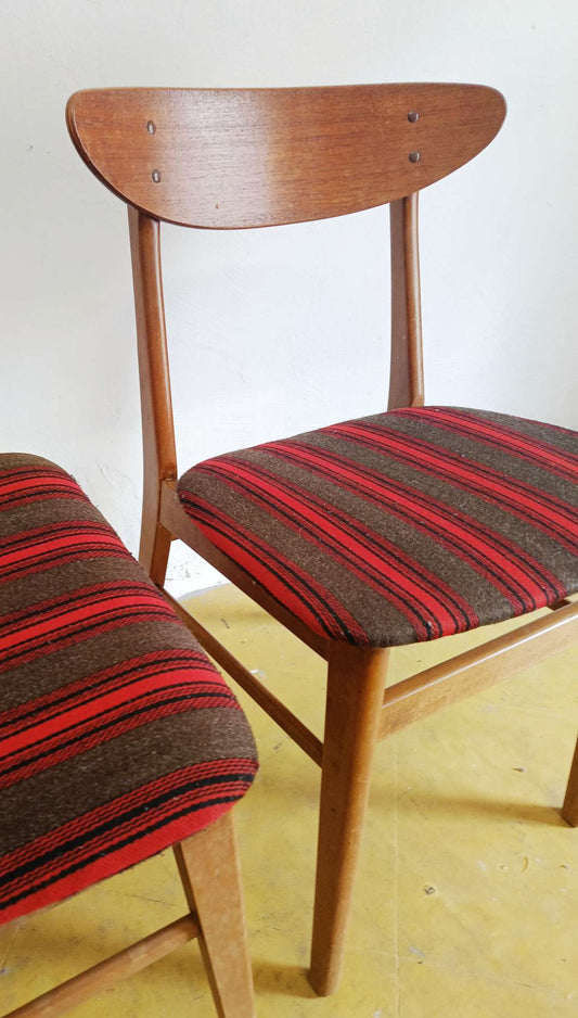 Una sedia Farstrup n.210 design danese vintage anni 50 [89j43666-due] misure L.45 H.77/46 P.40