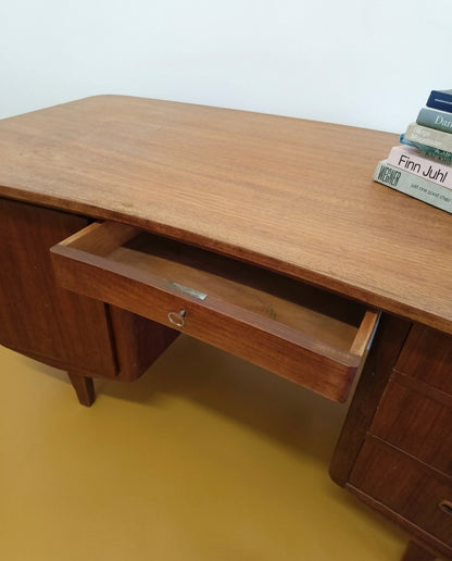 Scrivania Danese Vintage Anni '50 Teak | Piano curvo | 143cm | 94vnt4b