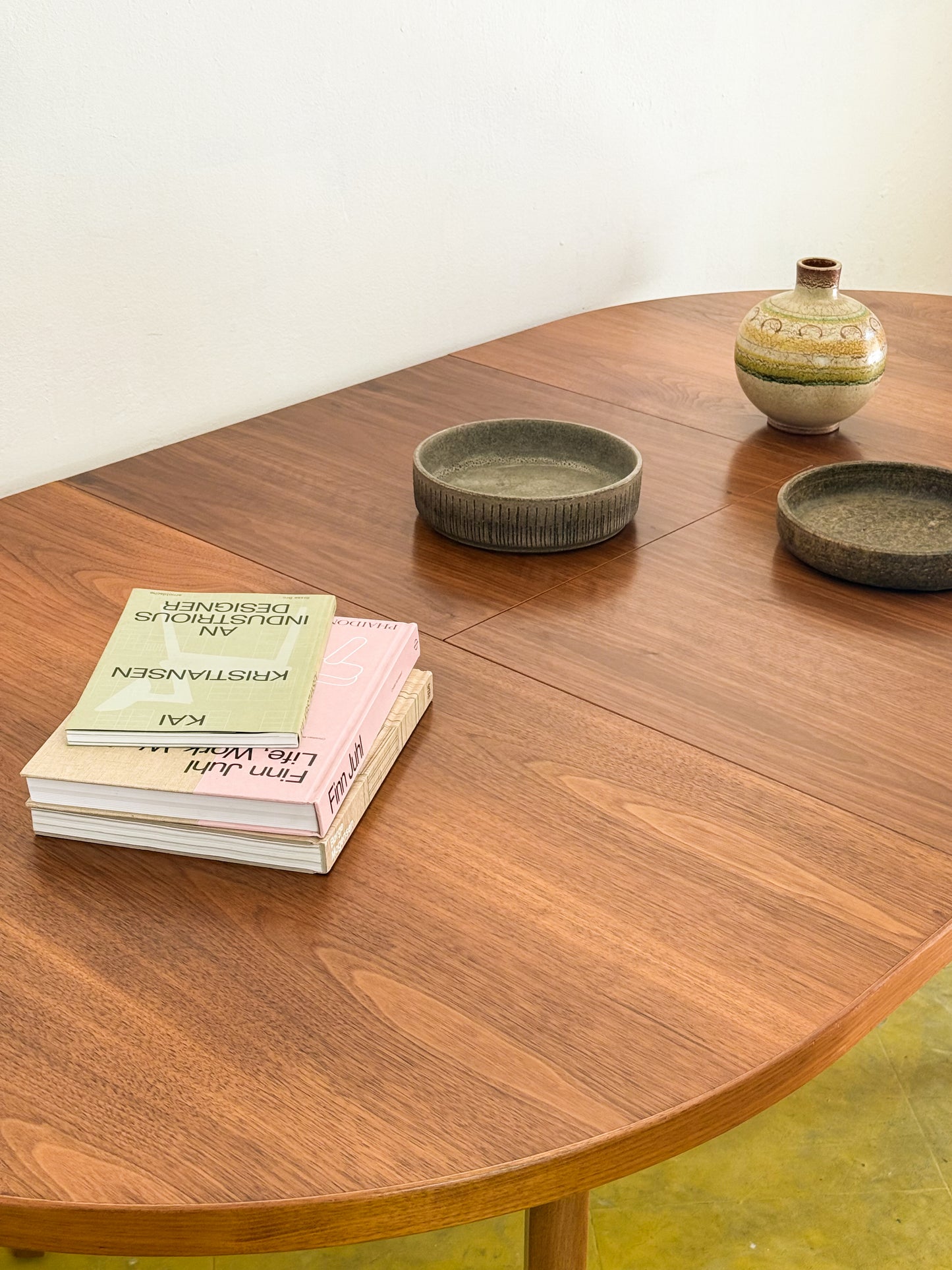 Tavolo ovale design svedese vintage anni 60 [87sw26200] misure L.151 +60 H.74 P.111