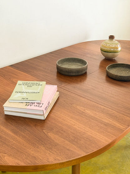 Tavolo ovale design svedese vintage anni 60 [87sw26200] misure L.151 +60 H.74 P.111