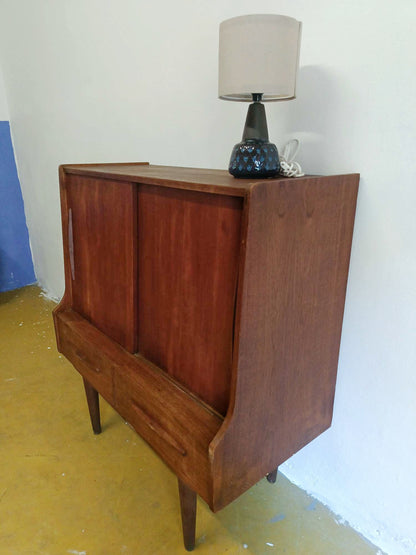 Credenza design danese vintage anni 50 [91vnt6] misure L.100 H.108 P.48 * IN FASE DI RESTAURO *