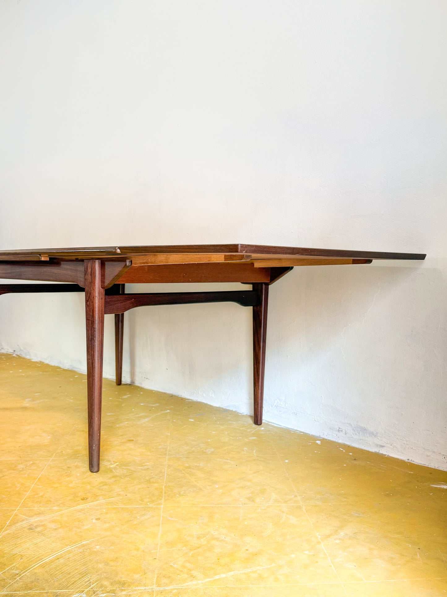Tavolo vintage design danese anni 50 [89vnt1] misure L.150+2*50 H.74 P.90