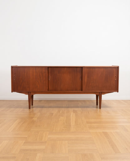 Sideboard danese vintage anni ‘60 in teak con tre ante scorrevoli| 184cm | 100st75