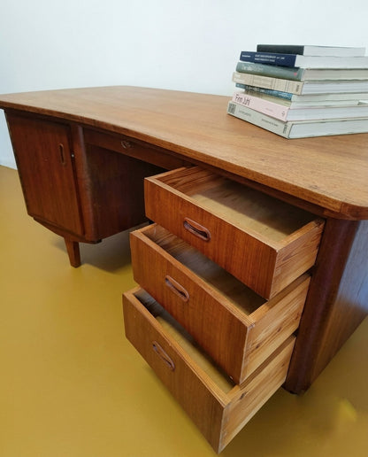 Scrivania Danese Vintage Anni '50 Teak | Piano curvo | 143cm | 94vnt4b