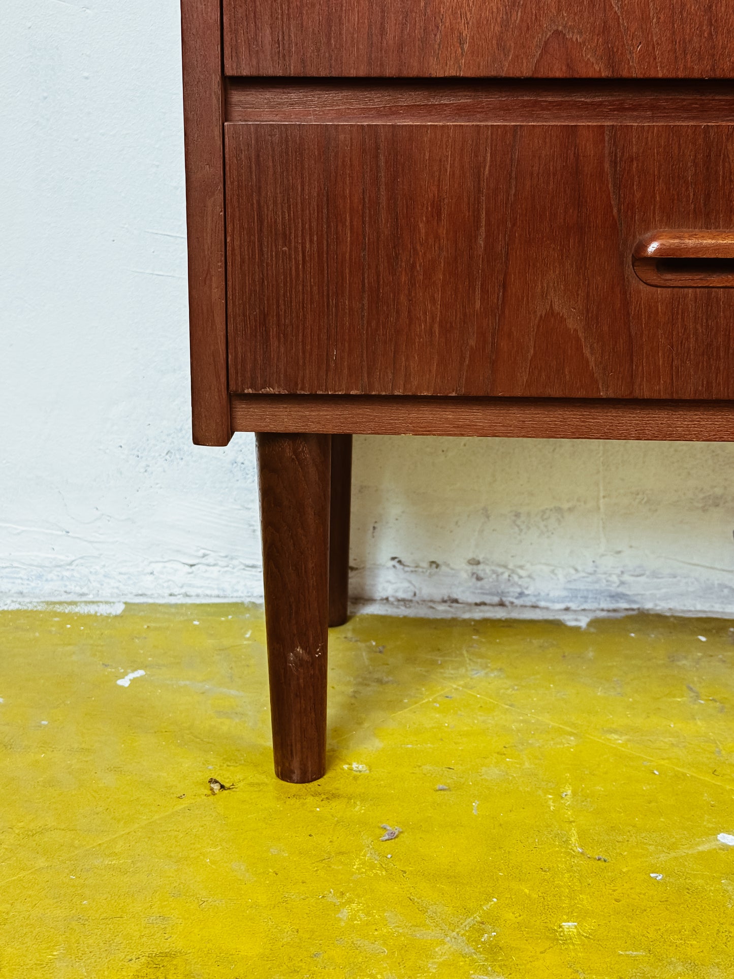 Coppia Comodini Vintage Danesi Teak Anni '50 | Tre Cassetti Compatti