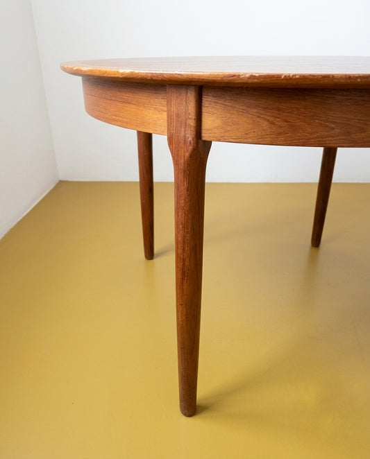 Tavolo rotondo teak Ø121 design danese vintage 1960 | 99ck2463 | IN FASE DI RESTAURO