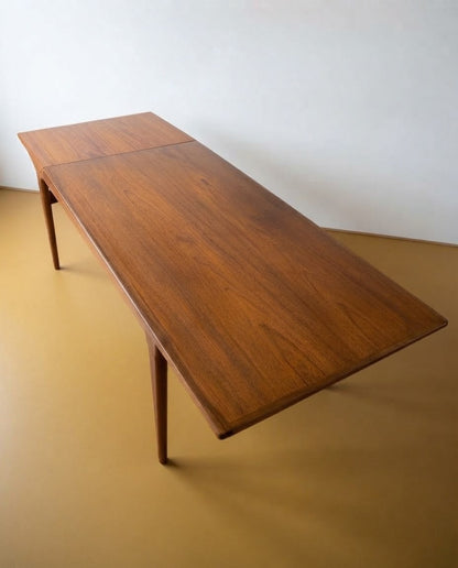 Tavolo Johannes Andersen vintage design danese anni 50 | 150cm | 99vnt3 | IN FASE DI RESTAURO