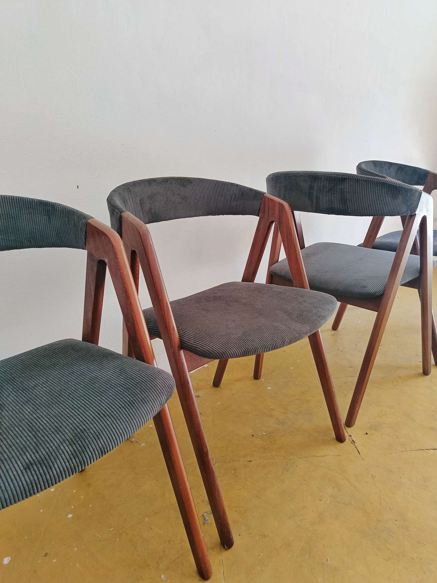 Sedie vintage design danese anni 50 [86st4fork] * NUOVA STOFFA * misure H.75/45 L.50 P.49