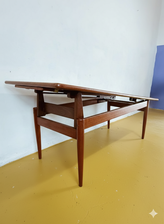 Tavolino trasformabile danese teak anni '60, piano inclinato con meccanismo di sollevamento originale