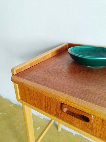Consolle svuotatasche toletta design svedese vintage anni 60 [84sw25080] misure L.80 H.67/57 P.41