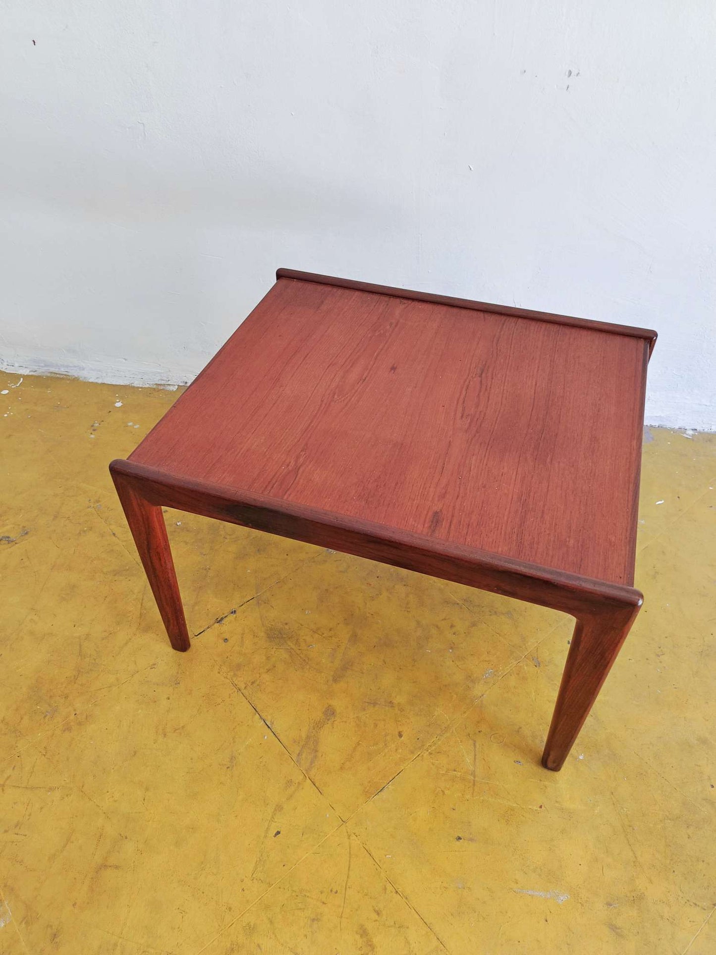 Tavolino Kurt Ostervig design danese vintage anni 60 [72sw16270] misure L.54 P.65 H.43