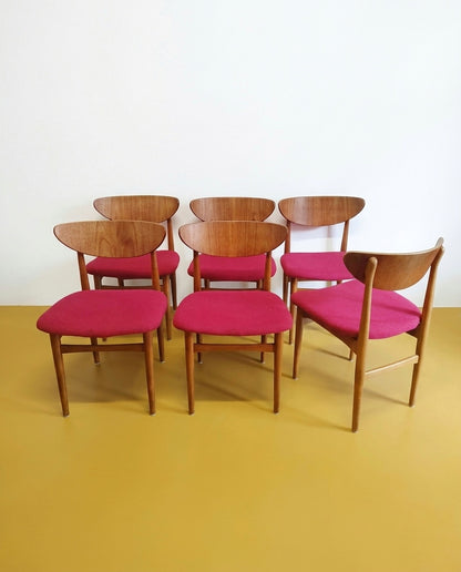 Set 6 sedie danesi vintage in teak anni 50, schienale a ventaglio sagomato e seduta imbottita fucsia, gambe coniche